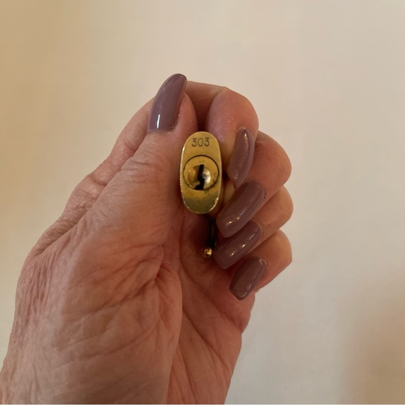 Louis Vuitton Brass Lock & Key 303 - Picture 5 of 5